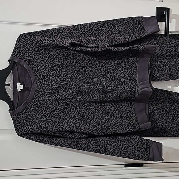J. Crew Size Medium Leopard Print Sweatshirt and Sweatpants Bundle - like new - Picture 2 of 11